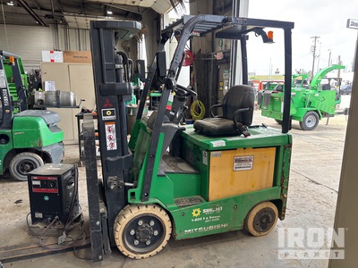 2017 Mitsubishi FBC25N 3350 lb Cushion Tire Wózek widłowy