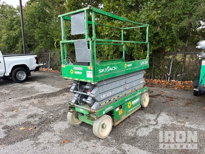2013 Skyjack SJ III 3226 Electric Scissor Lift