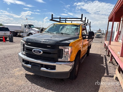 2019 Ford F-250 4x4 Flatbed Truck