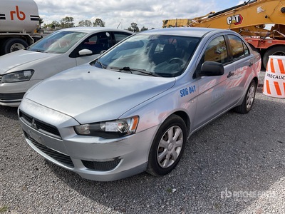 2013 Mitsubishi Lancer Automovil / Automobile