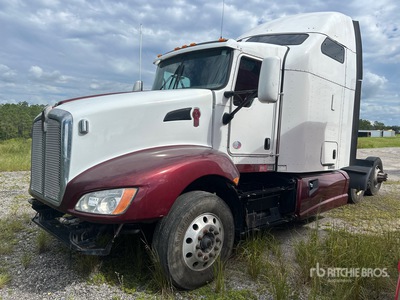 2013 Kenworth 6x4 トラックトラクター（T/A）