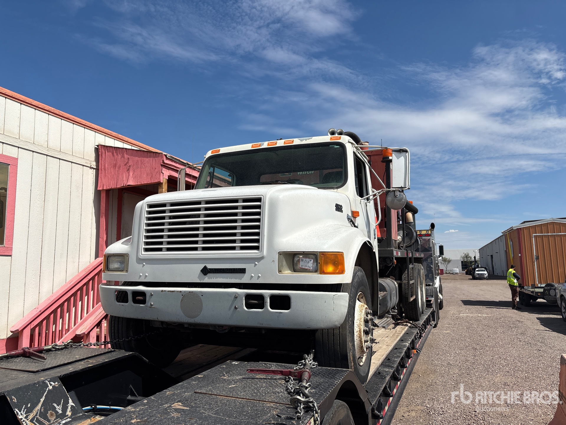 2000 International 4900 Flatbed Truck