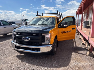 2018 Ford F-250 4x2 Crew Cab Flatbed Truck
