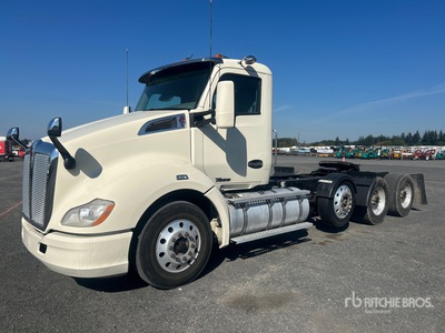 2019 Kenworth T680 8x4 Ciągnik siodłowy z kabiną dzienną Tri/A