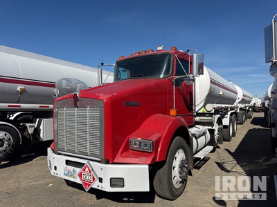 2010 Kenworth T800 5000 gal 8x4 Tanker Truck