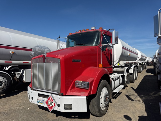 2010 Kenworth T800 5000 gal 8x4 Tanker Truck w/2008 Beall Quad/A Tanker Trailer 2010 Kenworth T800 5000 gal 8x4 Tanker Truck w/2008 Beall Quad/A Tanker Trailer