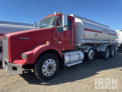 2012 Kenworth T800 5000 gal 8x4 Tanker Truck