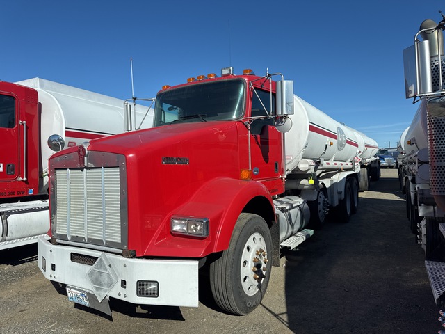 2013 Kenworth T800 5000 gal 8x4 Tanker Truck w/ 1994 Beall Quad/A Tanker Trailer 2013 Kenworth T800 5000 gal 8x4 Tanker Truck w/ 1994 Beall Quad/A Tanker Trailer
