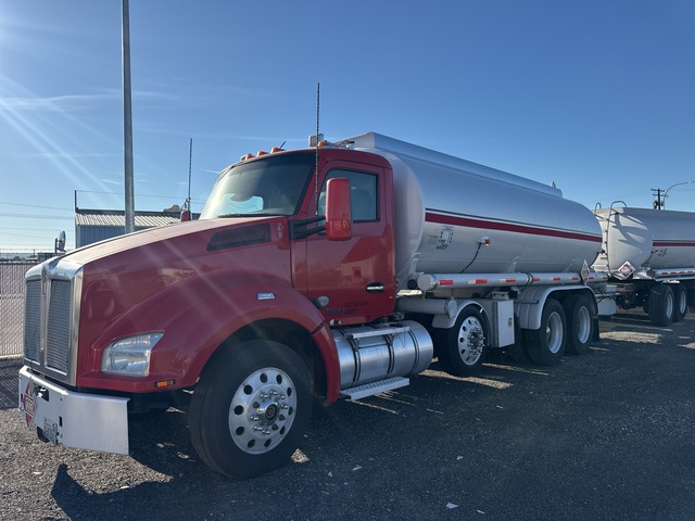 2015 Kenworth T800 5600 gal 8x4 Tanker Truck w/ 2009 Beall Quad/A Tanker Trailer 2015 Kenworth T800 5600 gal 8x4 Tanker Truck w/ 2009 Beall Quad/A Tanker Trailer