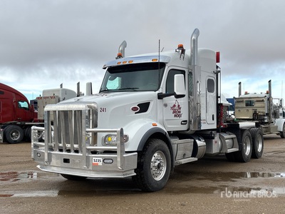 2025 Peterbilt 567 6x4 Heavy Haul Cabina con cuccetta per trattore stradale