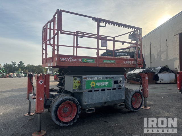 ELEVADOR TIJERA 2016 SKYJACK 6832RTE