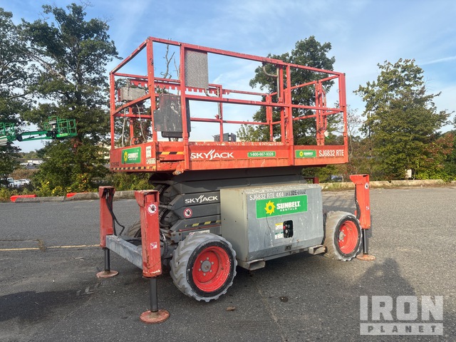 ELEVADOR TIJERA 2016 SKYJACK 6832RTE