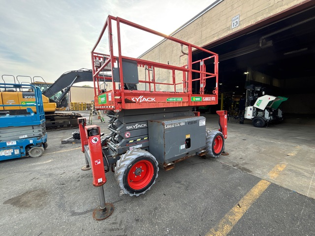 2017 Skyjack 6832RTE