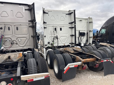 2016 Freightliner Cascadia 125 6x4 3- Achs Sattelzugmaschine mit Schlafkabine