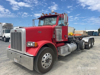 2012 Peterbilt 388 Roll-Off Truck