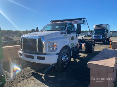 2016 Ford F-650 4x2 Roll-Off Truck