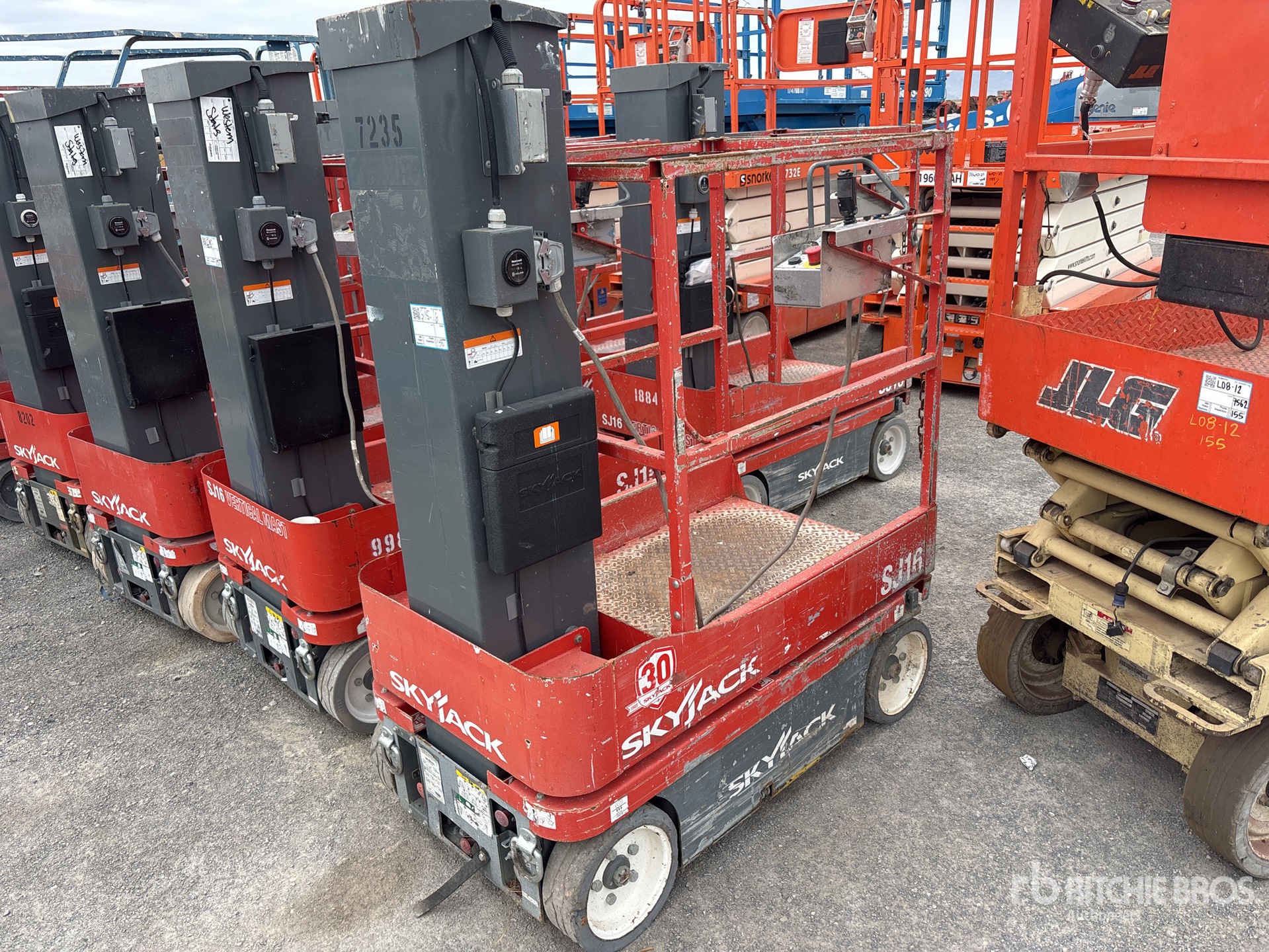 Skyjack SJ16 Vertical Mast Lift