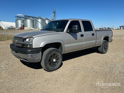 2004 Chevrolet Silverado 2500 4x4 Crew Cab Pick Up