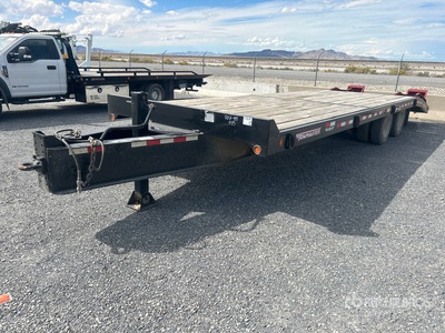 2019 Towmaster T40 32 ft T/A Equipment Trailer