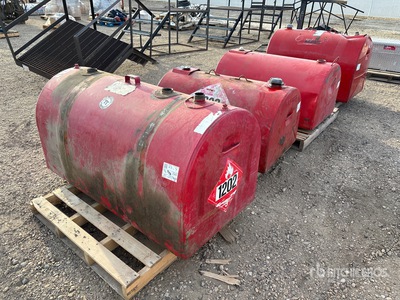 Quantity of (3) Tanque de combustible