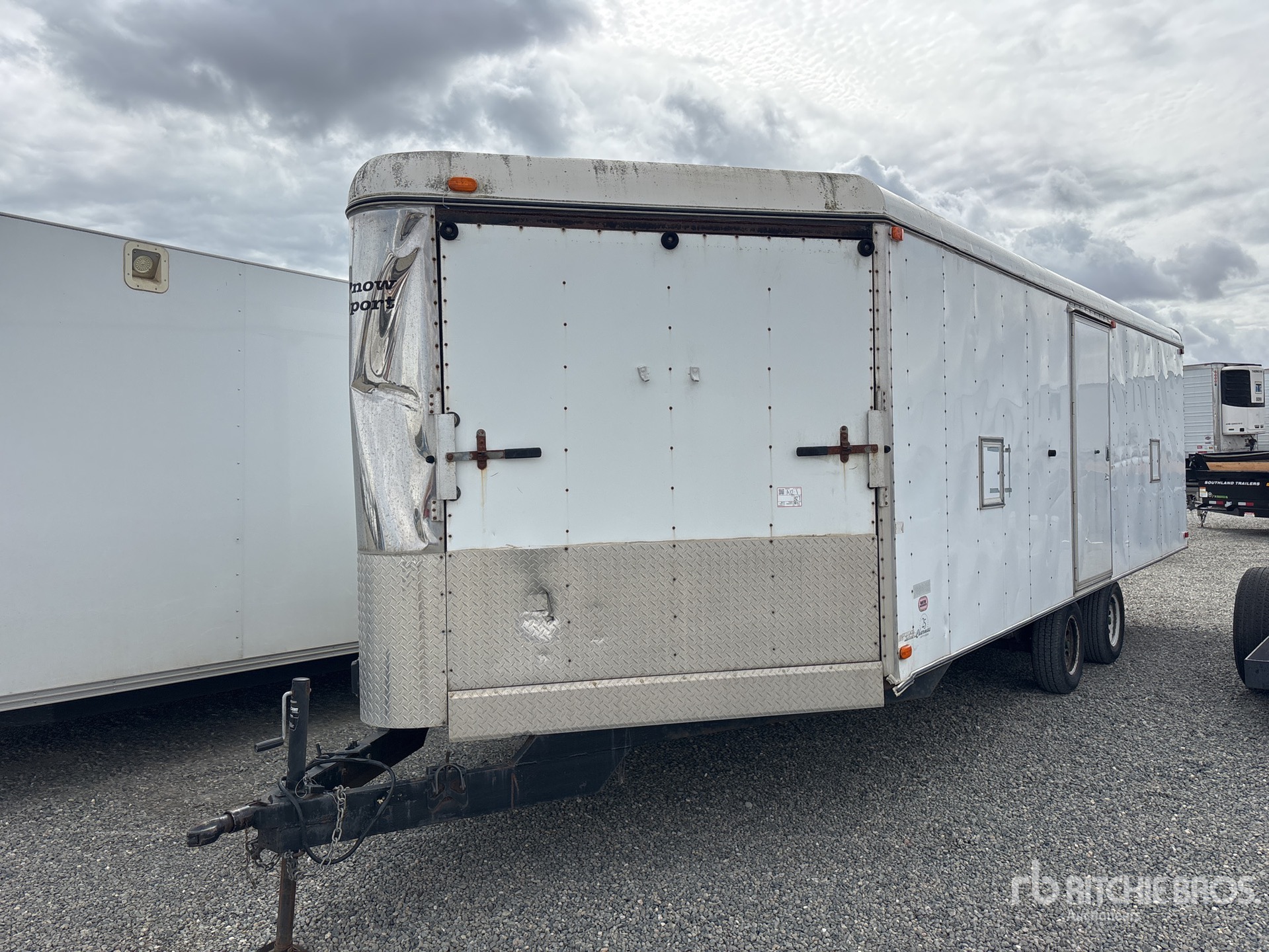 2003 Featherlight 26 ft T/A Enclosed Trailer