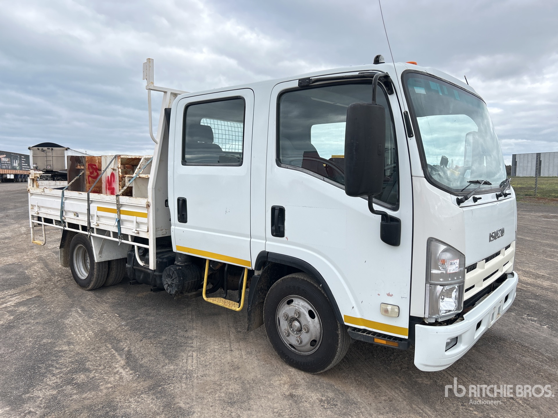 2008 Isuzu NNR200 4x2 Crew Cab S/A Dump Truck