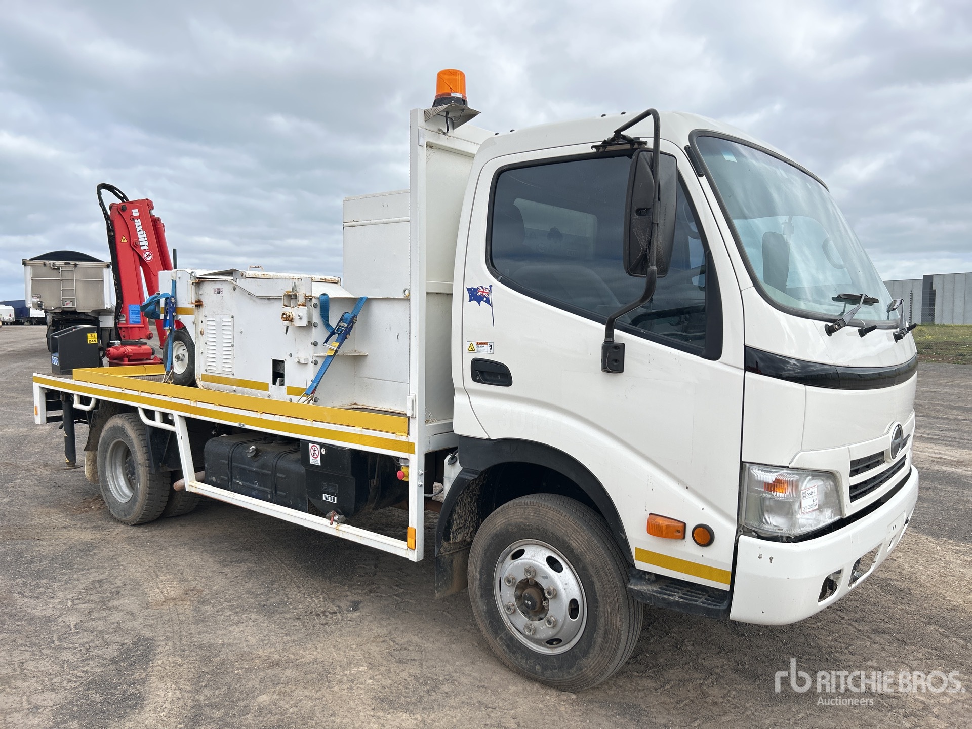 2008 Hino 300 Series 4x2 Servicewagen