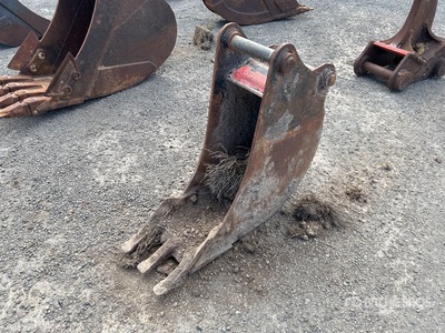 JCB 300 mm Q/C Digging Excavator Bucket