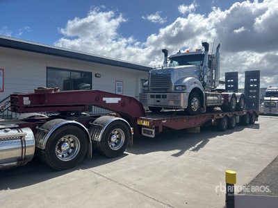 2009 Drake 4 Rows of 4 Hydraulic Deck Widening Lowboy Trailer