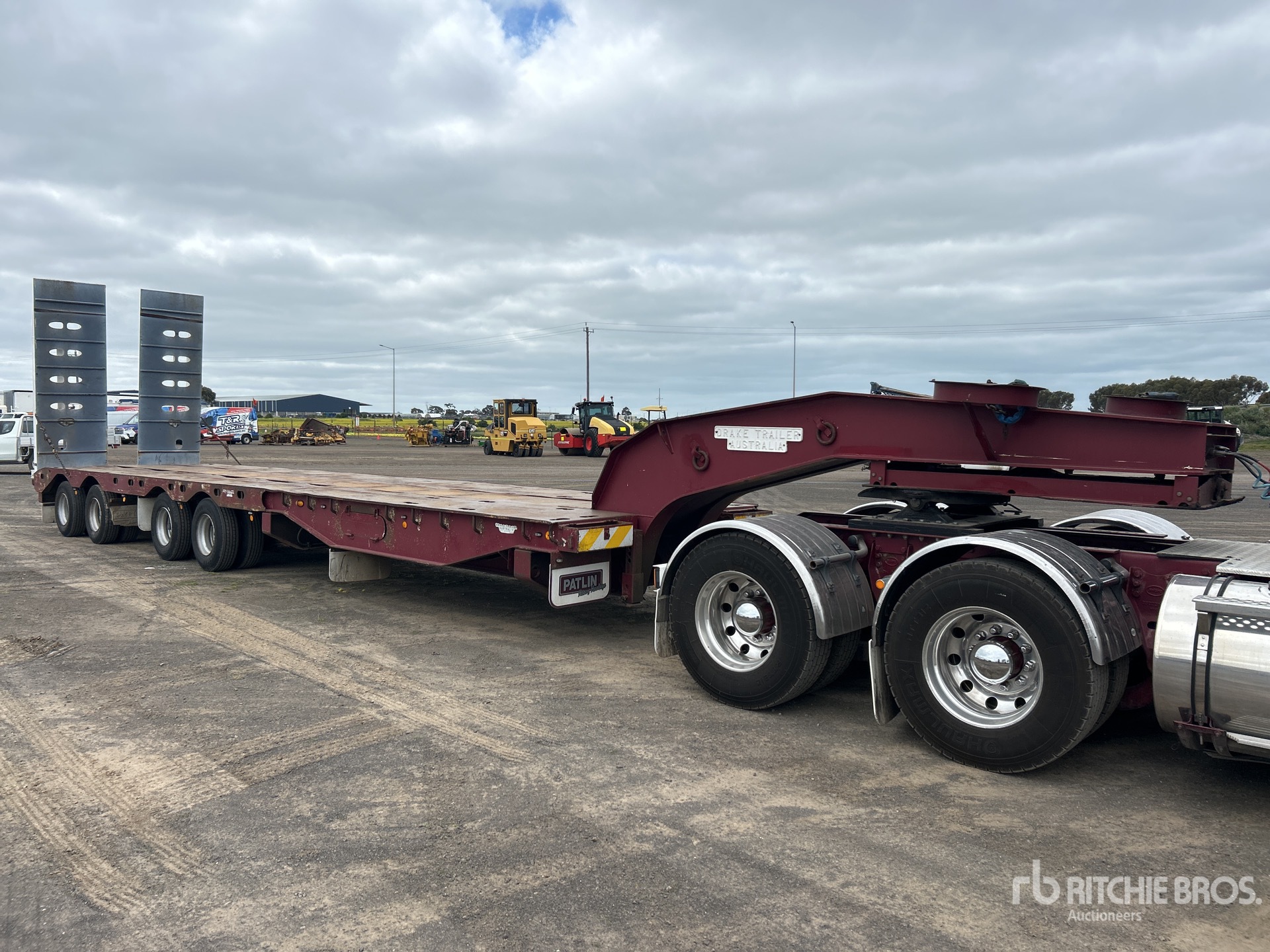2009 Drake 4 Rows of 4 Hydraulic Deck Widening مقطورة لوبوي