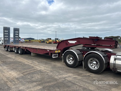 2009 Drake 4 Rows of 4 Hydraulic Deck Widening Lowboy Trailer