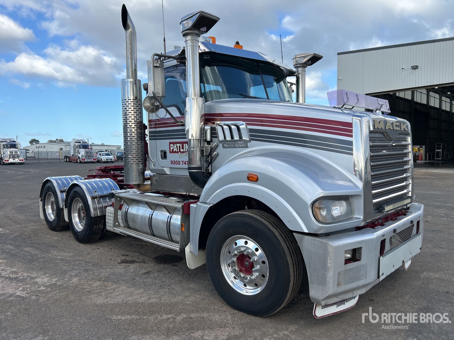 2010 Mack CLXT Super-Liner 6x4 T/A Day Cab Truck Tractor