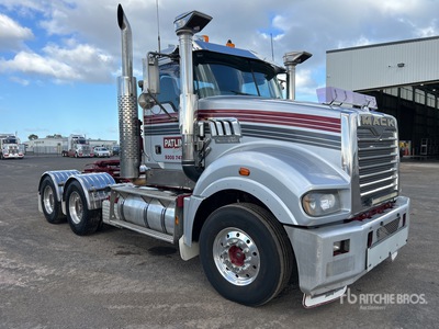 2010 Mack CLXT Super-Liner 6x4 T/A Day Cab Truck Tractor