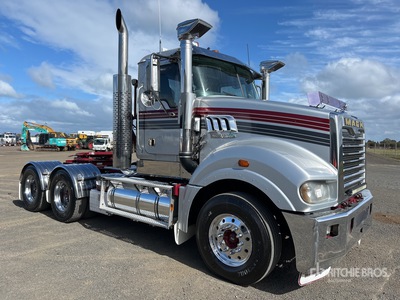 2010 Mack CLXT Super-Liner 6x4 T/A Day Cab Truck Tractor