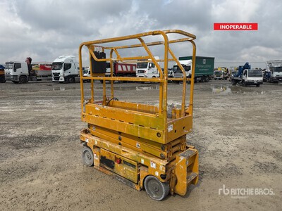 2009 Haulotte COMPACT8 Podnośnik nożycowy (Inoperable)