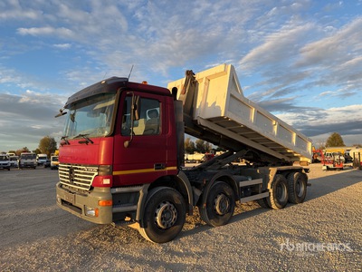 Mercedes-Benz Actros 8x4 Ciężarówka typu Roll-Off