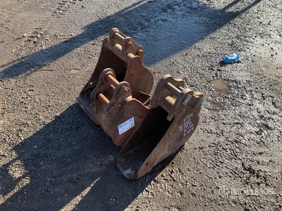 Quantity of (3) Digging Excavator Bucket