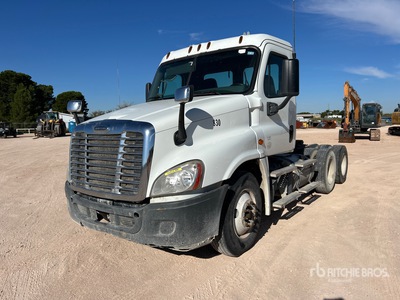 2016 Freightliner Cascadia 125 6x4 Ciągnik siodłowy T/A z kabiną dzienną