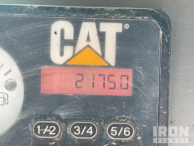 MINI CARGADOR SOBRE RUEDAS 2022 CATERPILLAR 226D3