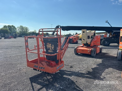 JLG E400AJPN 2WD Electric Knikarmhoogwerker