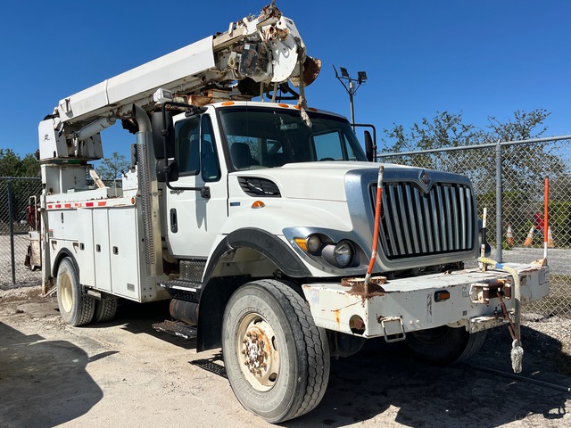 Altec DL42 EX 30000 lb Straight Boom on 2009 International 7400 4x4 Digger Derrick Truck (Inoperable)