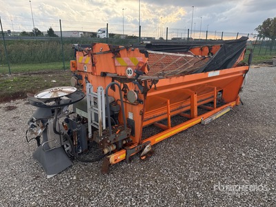 2012 Giletta UP4000 A/D29 Salt Spreader