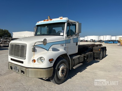 2001 Freightliner FL 112 6x4 Roll-Off Truck