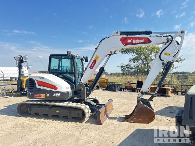 EXCAVADORA 2022 BOBCAT E88