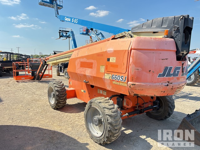 ELEVADOR TELESCóPICO 2015 JLG 4WD 660SJ