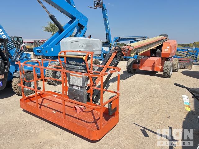 ELEVADOR TELESCóPICO 2015 JLG 4WD 660SJ