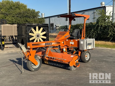 2018 Broce BW260 Self-Propelled Broom