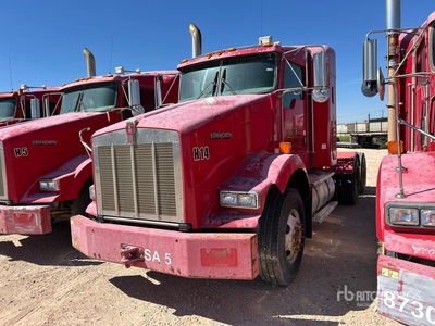 2011 Kenworth T800 6x4 Ciągnik siodłowy T/A z kabiną sypialną