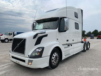 2018 Volvo VNL 6x4 3- Achs Sattelzugmaschine mit Schlafkabine