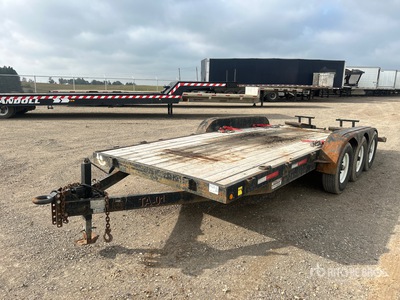 2007 Top Notch 20 ft Tri/A Equipment Trailer
